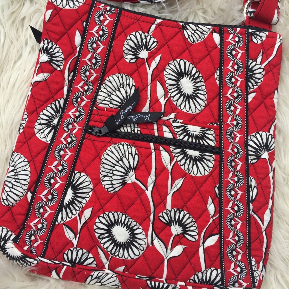 NWOT Vera Bradley Deco Daisy red hipster Crossbody